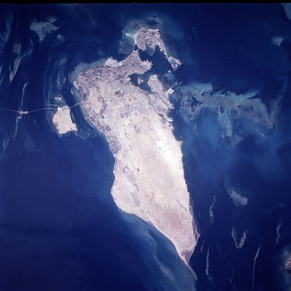 Datei:Bahrain, astronaut photograph.jpg