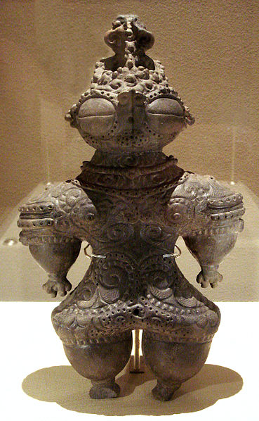 Datei:Dogu Miyagi 1000 BCE 400 BCE.jpg