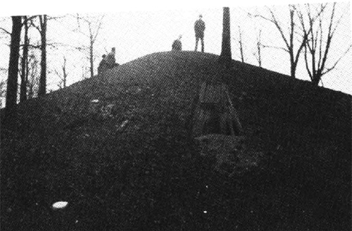 Datei:Howard Mound.jpg