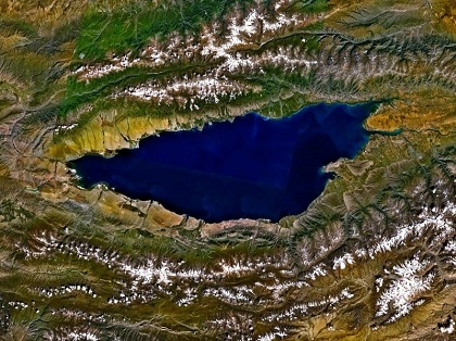 Datei:Issyk Kul.jpg