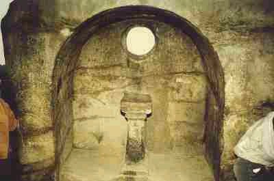 Abb. 4: Das Sazellum mit dem „Altar“.