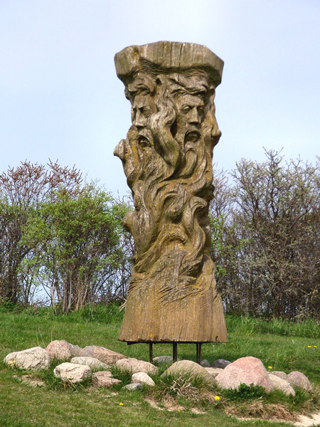 Datei:Svantevit-Statue.jpg