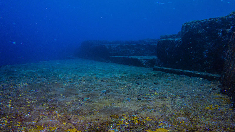 Datei:Yonaguni Monument DSC02829 (12737266273).jpg