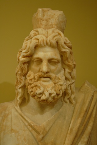 Datei:Zeus-Serapis Heraklion.jpg