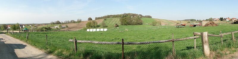 Datei:1024px-Hutberg Weißig Dresden.jpg