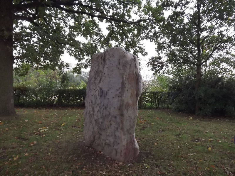 Datei:Menhir, Roth.JPG